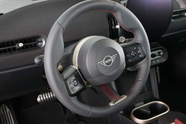 MINI Cooper (2026) thumbnail 10