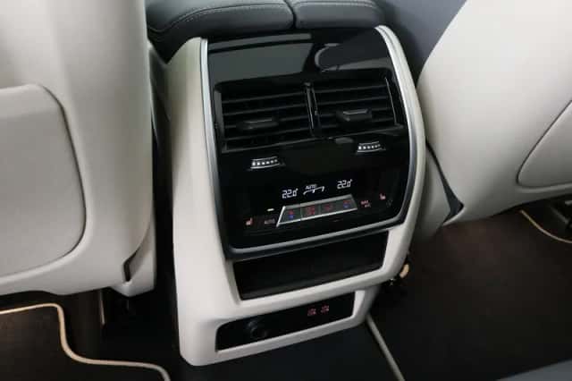 BMW X5 (2025) thumbnail 33