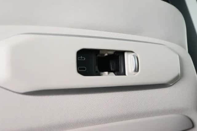 BMW X5 (2025) thumbnail 37