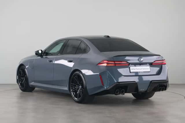 BMW M5 (2025) thumbnail 13