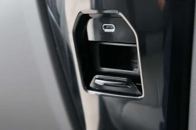 BMW M5 (2025) thumbnail 38