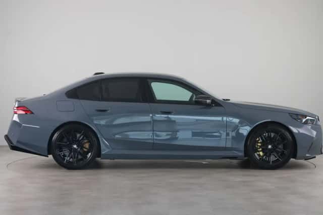 BMW M5 (2025) thumbnail 10