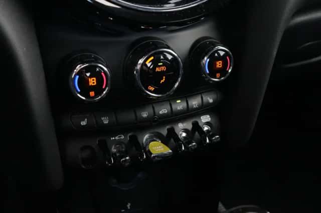 MINI Electric (2024) thumbnail 15