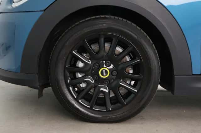 MINI Electric (2024) thumbnail 19