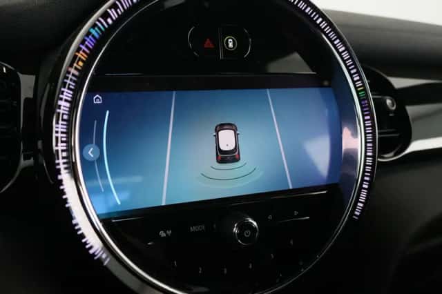 MINI Electric (2024) thumbnail 25