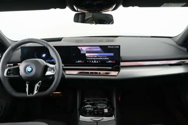 BMW i5 (2025) thumbnail 12