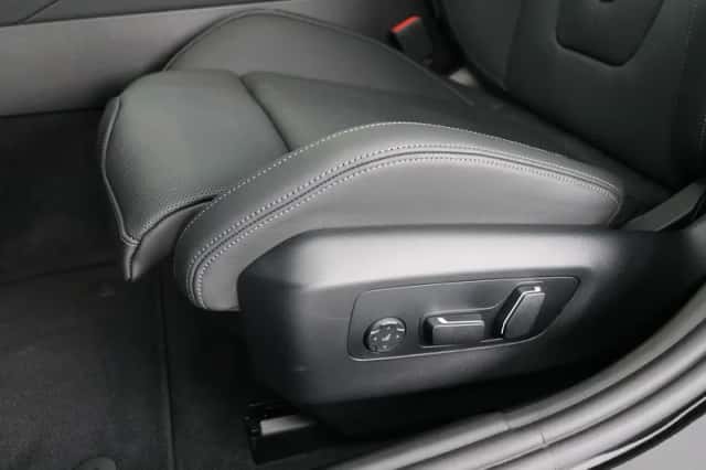 BMW i5 (2025) thumbnail 14