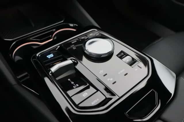 BMW i5 (2025) thumbnail 16
