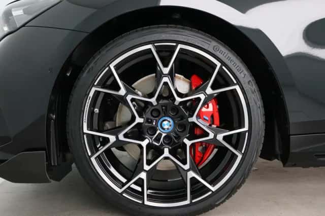 BMW i5 (2025) thumbnail 17