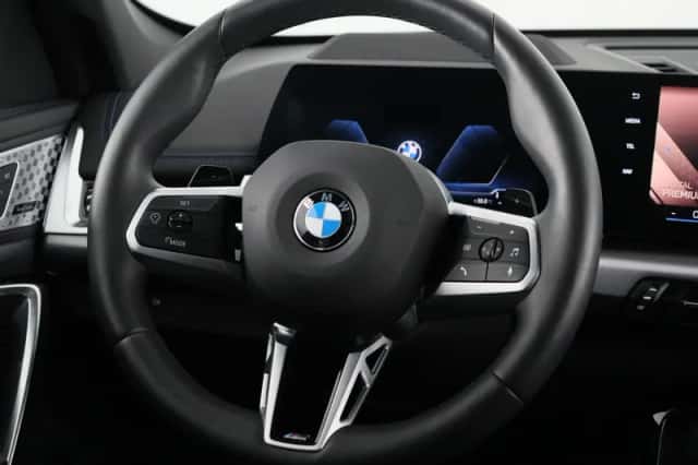 BMW X1 (2025) thumbnail 2