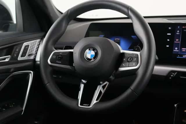 BMW X1 (2025) thumbnail 2