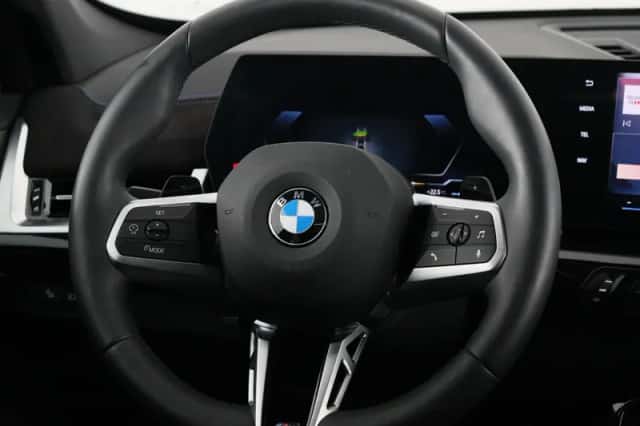 BMW X1 (2025) thumbnail 2