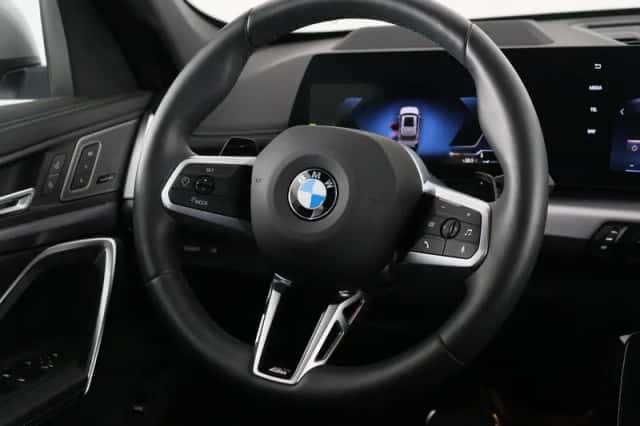 BMW X1 (2025) thumbnail 2