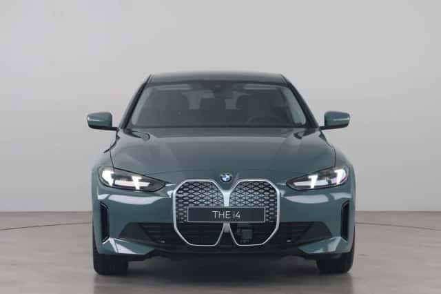 BMW i4 (2026) thumbnail 2