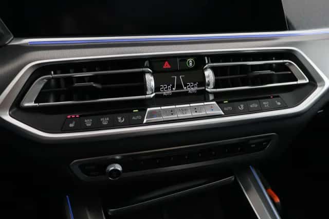 BMW X5 (2021) thumbnail 15