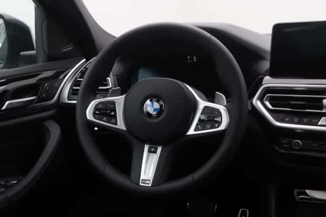 BMW X4 (2026) thumbnail 2
