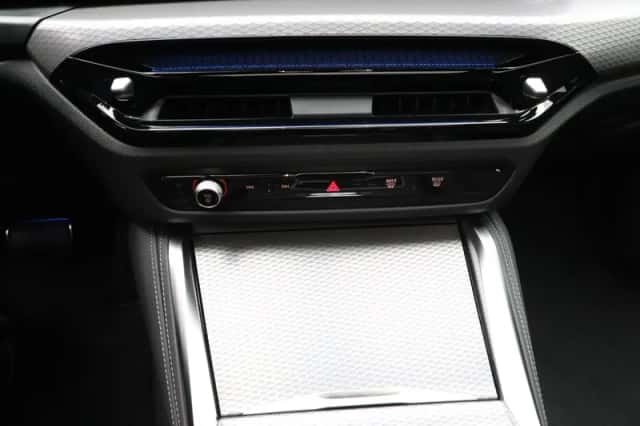BMW i4 (2026) thumbnail 14