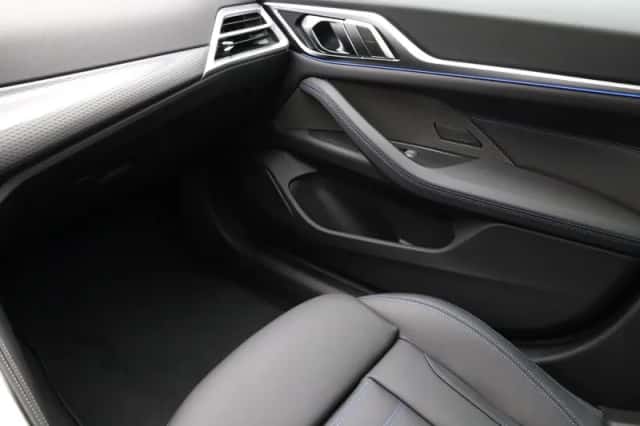 BMW i4 (2026) thumbnail 15