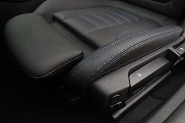 BMW i4 (2026) thumbnail 16