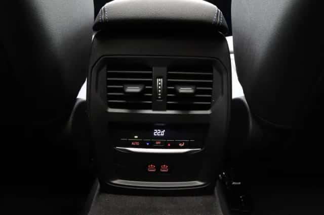 BMW i4 (2026) thumbnail 18