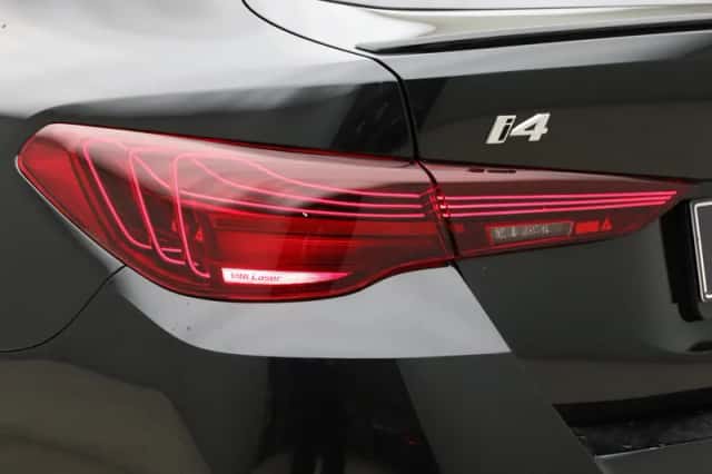 BMW i4 (2026) thumbnail 21