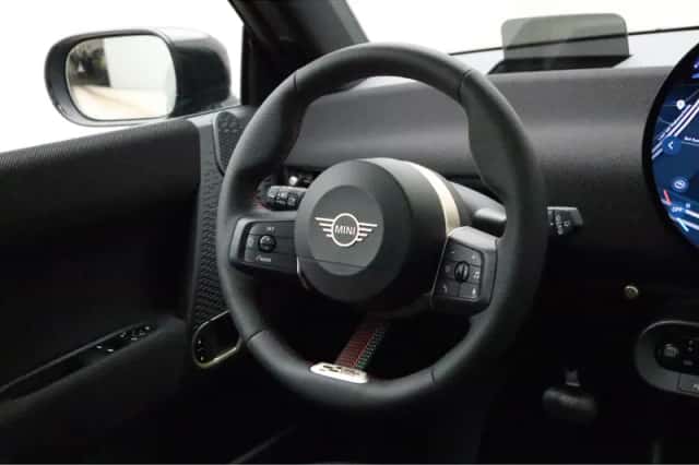 MINI Cooper (2026) thumbnail 2