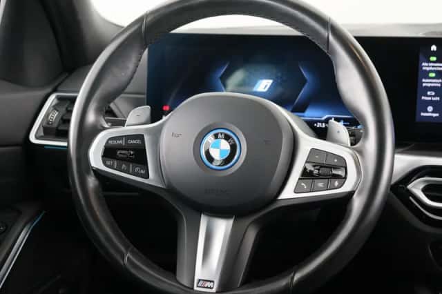 BMW 3-Serie (2024) thumbnail 2