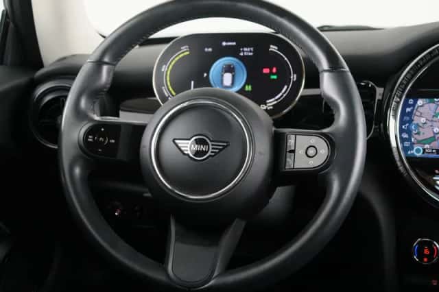 MINI Electric (2022) thumbnail 2