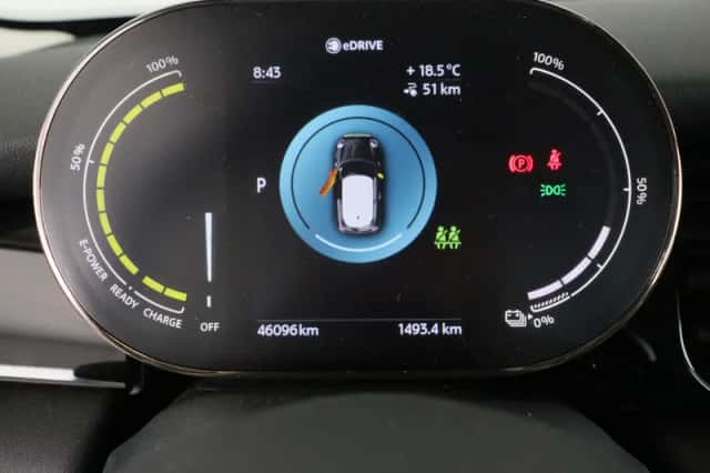 MINI Electric (2022) thumbnail 4