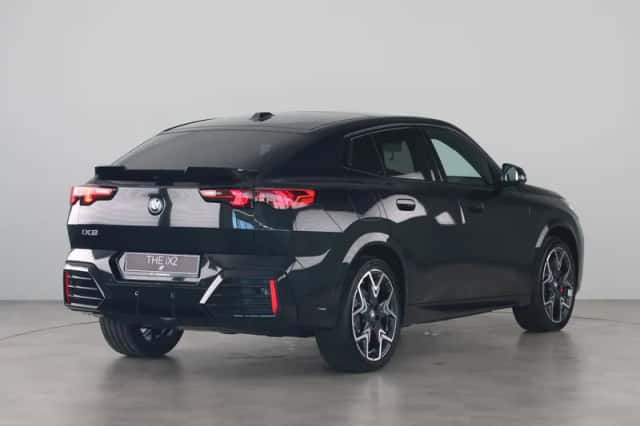 BMW iX2 (2026) thumbnail 5