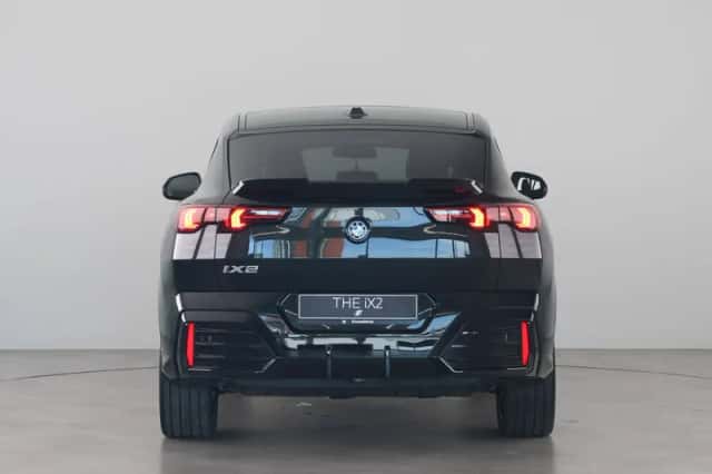 BMW iX2 (2026) thumbnail 6