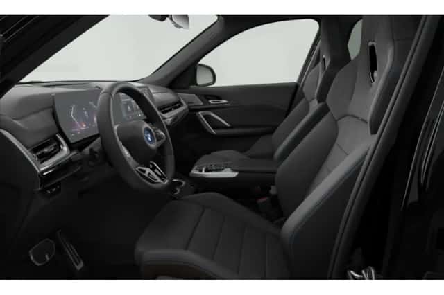 BMW iX1 (2026) thumbnail 3