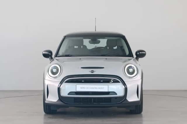 MINI Electric (2021) thumbnail 2
