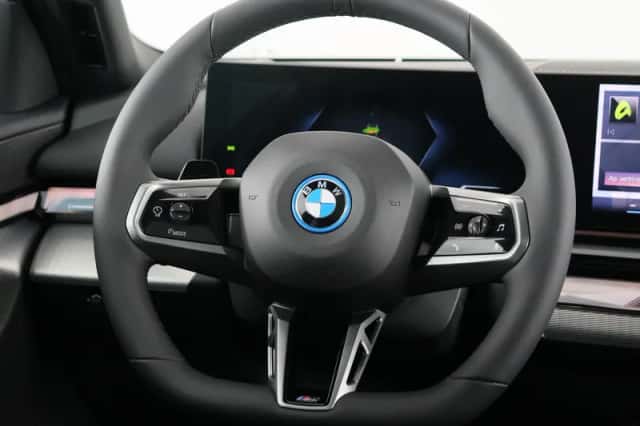 BMW i5 (2026) thumbnail 2