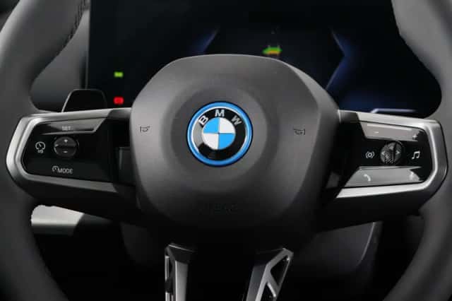 BMW i5 (2026) thumbnail 3