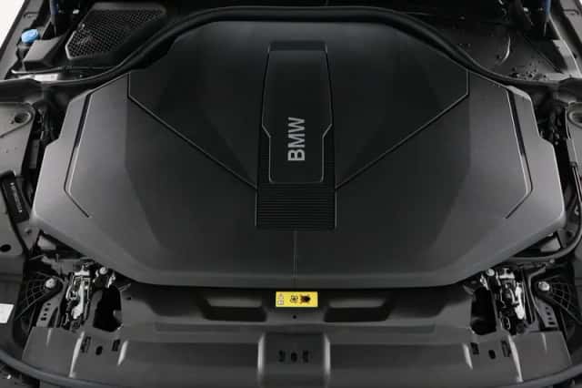 BMW i5 (2026) thumbnail 4