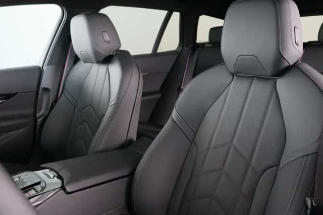 BMW i5 (2026) thumbnail 5
