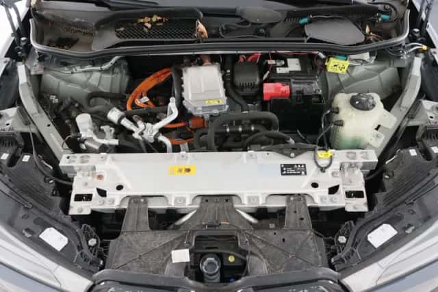 BMW iX (2021) thumbnail 5