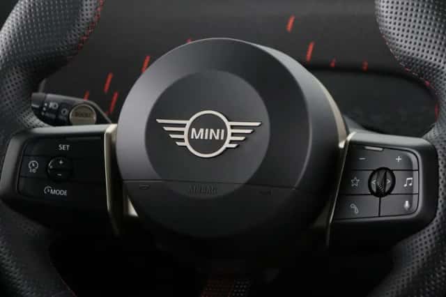 MINI Countryman (2024) thumbnail 3