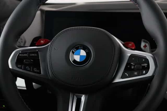 BMW XM (2025) thumbnail 4