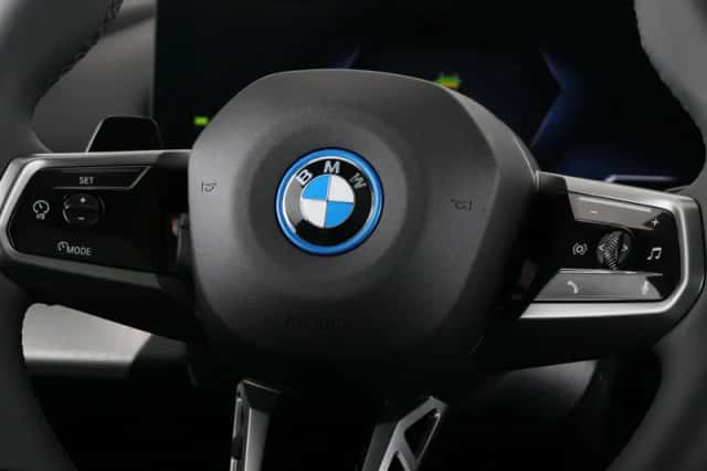 BMW i5 (2026) thumbnail 3