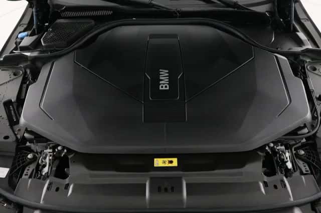 BMW i5 (2026) thumbnail 5