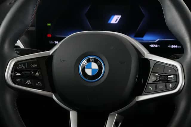 BMW i4 (2025) thumbnail 3