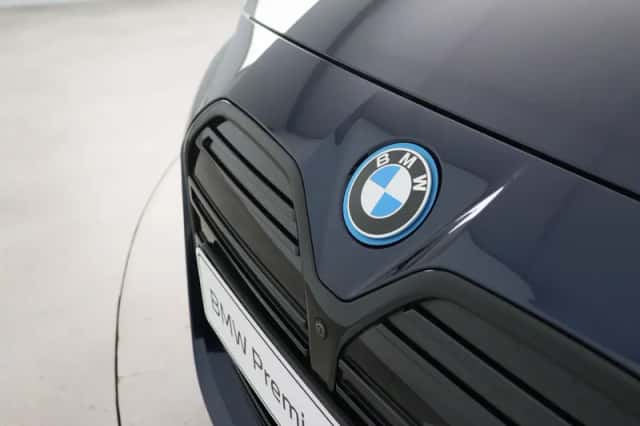 BMW i4 (2025) thumbnail 5