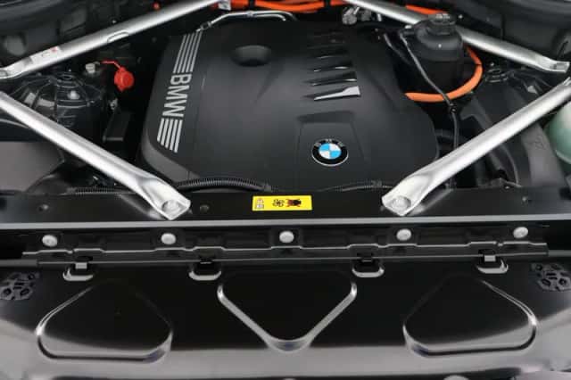 BMW X5 (2025) thumbnail 3