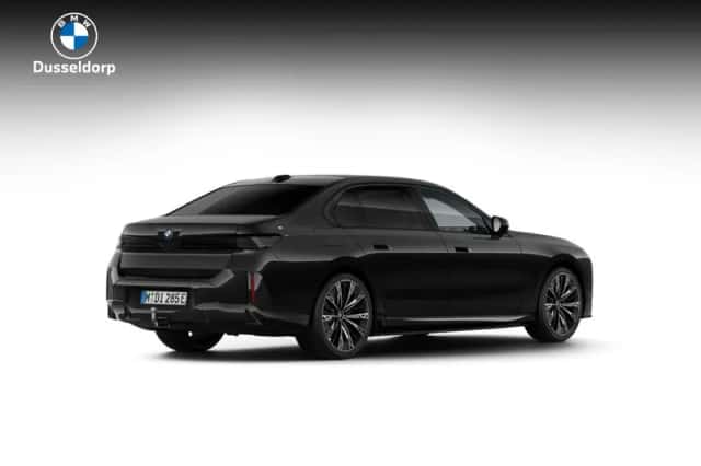 BMW i7 (2026) thumbnail 2
