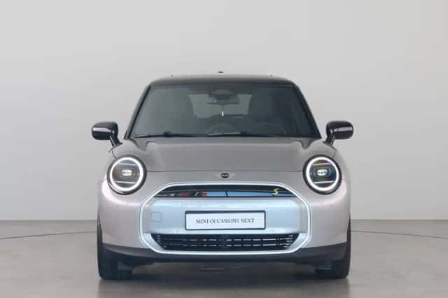 MINI Cooper (2025) thumbnail 2