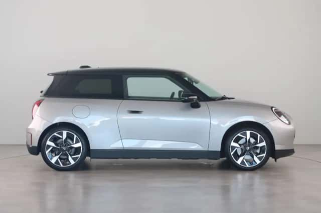 MINI Cooper (2025) thumbnail 4