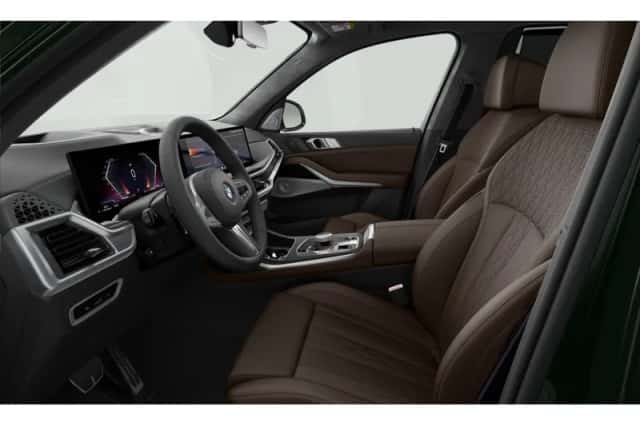 BMW X7 (2026) thumbnail 3