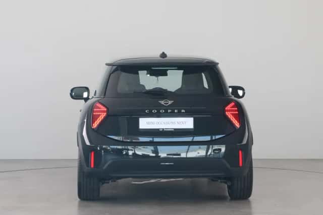 MINI Cooper (2025) thumbnail 6